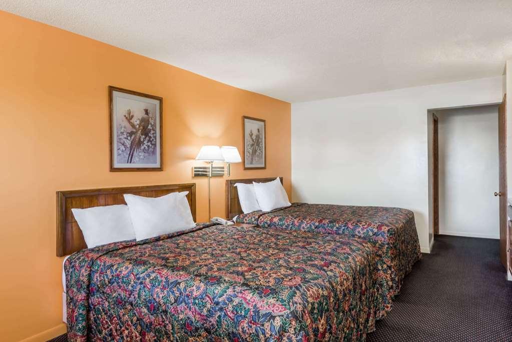 Knights Inn - Chanute Номер фото